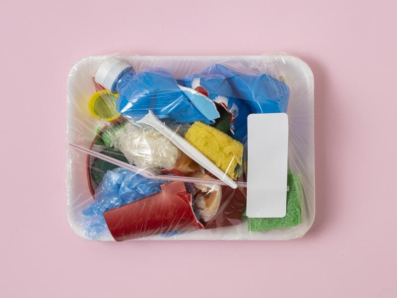 Bisnis daur ulang plastik