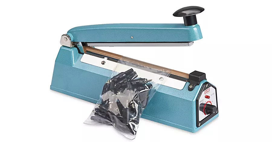 bentuk plastik dengan mesin pres